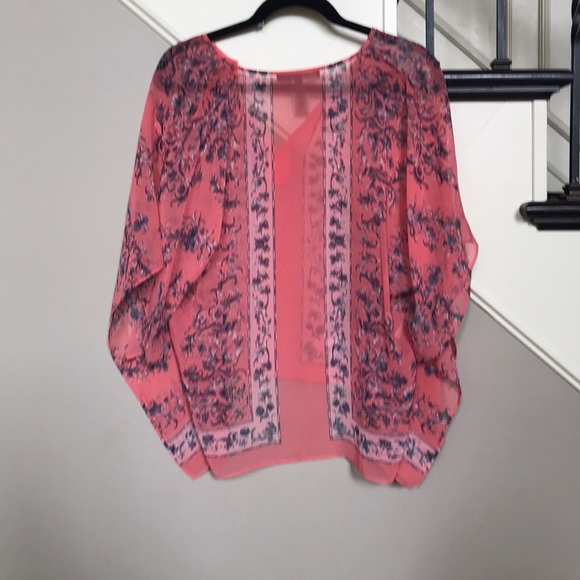 pink BCBG flowy top - Picture 3 of 3